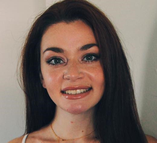 Julia Girani Julia Girani